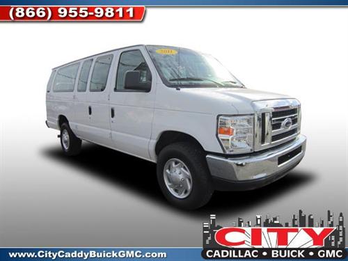 Ford Econoline Wagon 2011 photo 4