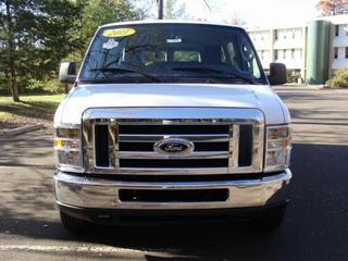 Ford Econoline Wagon 2011 photo 4