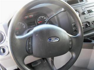 Ford Econoline Wagon 2011 photo 2