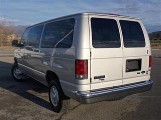 Ford Econoline Wagon 2011 photo 5