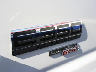 Ford Econoline Wagon 2011 photo 2