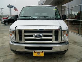 Ford Econoline Wagon 2011 photo 4