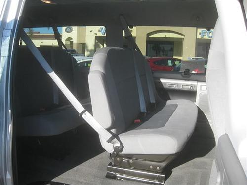 Ford Econoline Wagon 2011 photo 5