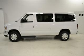 Ford Econoline Wagon 2011 photo 2