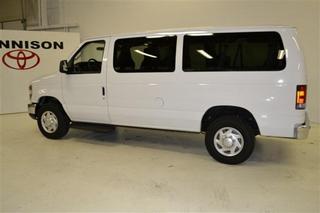 Ford Econoline Wagon 2011 photo 3