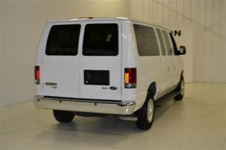 Ford Econoline Wagon 2011 photo 4