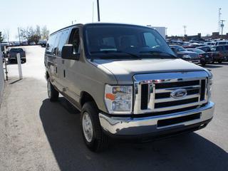 Ford Econoline Wagon 2011 photo 5