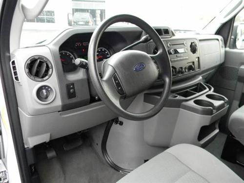 Ford Econoline Wagon 2011 photo 1