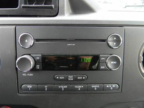 Ford Econoline Wagon 2011 photo 2