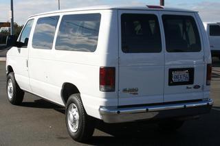 Ford Econoline Wagon 2011 photo 2