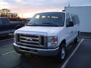 Ford Econoline Wagon 2011 photo 4
