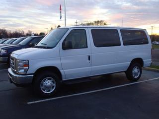 Ford Econoline Wagon 2011 photo 5