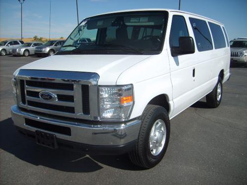 Ford Econoline Wagon 2011 photo 3