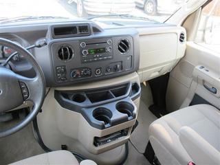 Ford Econoline Wagon 2011 photo 3