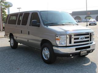 Ford Econoline Wagon 2011 photo 4