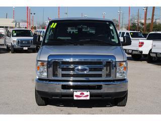 Ford Econoline Wagon 2011 photo 3