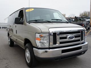 Ford Econoline Wagon 2011 photo 5