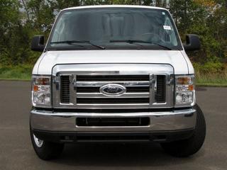 Ford Econoline Wagon 2011 photo 4