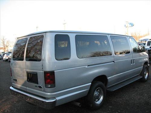 Ford Econoline Wagon 2011 photo 1