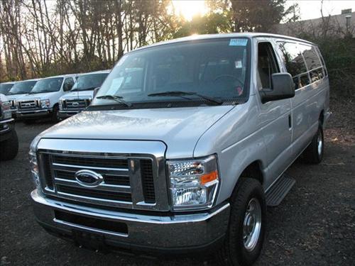 Ford Econoline Wagon 2011 photo 5