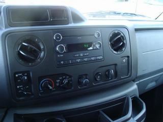 Ford Econoline Wagon 2011 photo 3