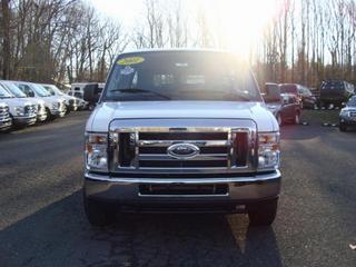 Ford Econoline Wagon 2011 photo 4