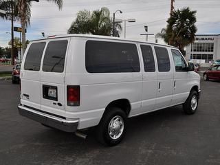 Ford Econoline Wagon 2011 photo 5