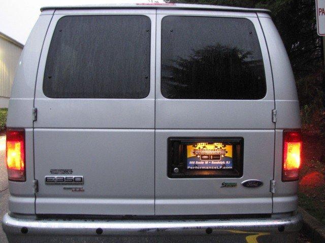Ford Econoline Wagon 2011 photo 3