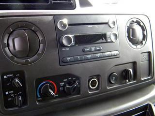 Ford Econoline Wagon 2011 photo 3