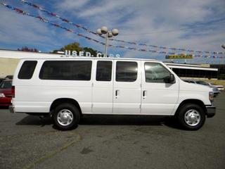 Ford Econoline Wagon 2011 photo 5