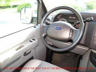 Ford Econoline Wagon 2011 photo 2