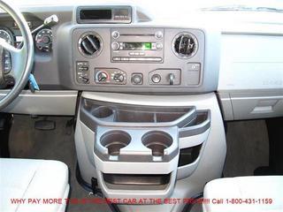 Ford Econoline Wagon 2011 photo 3