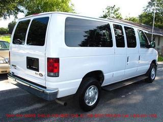 Ford Econoline Wagon 2011 photo 5