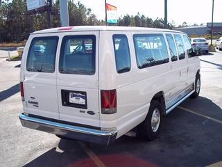 Ford Econoline Wagon 2011 photo 1