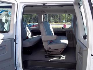 Ford Econoline Wagon 2011 photo 4
