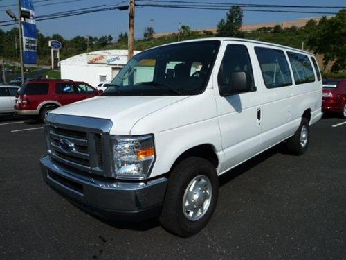 Ford Econoline Wagon 2011 photo 4