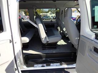 Ford Econoline Wagon 2011 photo 3