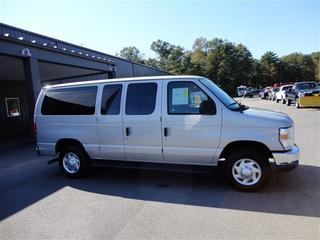 Ford Econoline Wagon 2011 photo 5