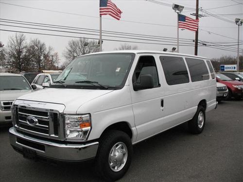 Ford Econoline Wagon 2011 photo 5