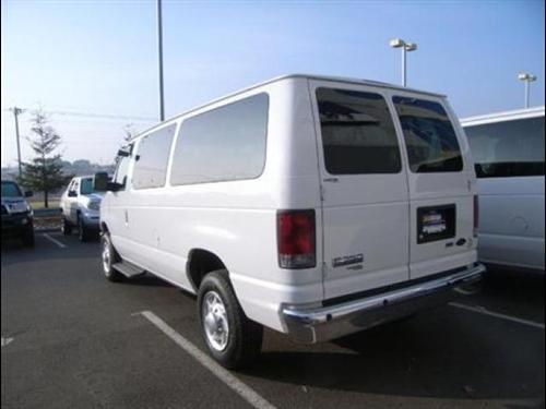 Ford Econoline Wagon 2011 photo 5