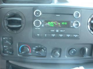 Ford Econoline Wagon 2011 photo 2