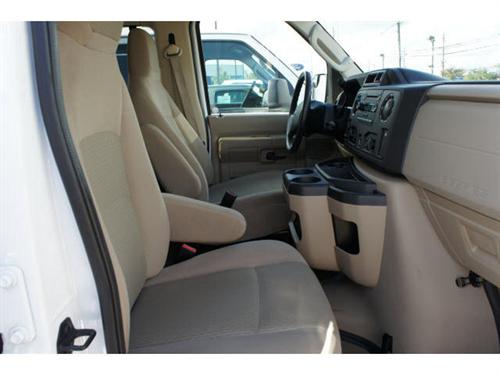 Ford Econoline Wagon 2011 photo 5