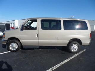 Ford Econoline Wagon 2011 photo 4