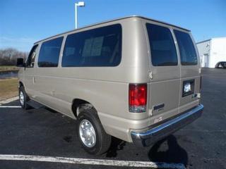 Ford Econoline Wagon 2011 photo 5