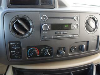 Ford Econoline Wagon 2011 photo 3