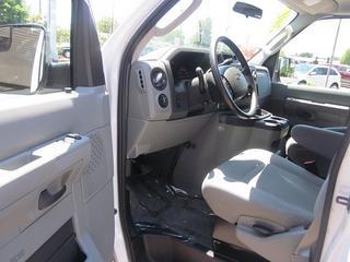 Ford Econoline Wagon 2011 photo 4