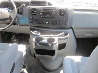 Ford Econoline Wagon 2011 photo 5