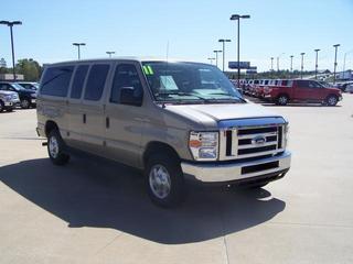 Ford Econoline Wagon 2011 photo 5