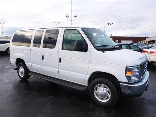 Ford Econoline Wagon 2011 photo 1