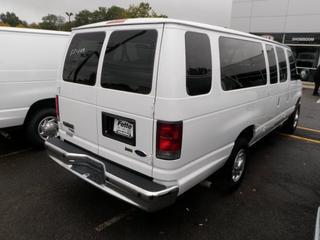 Ford Econoline Wagon 2011 photo 1